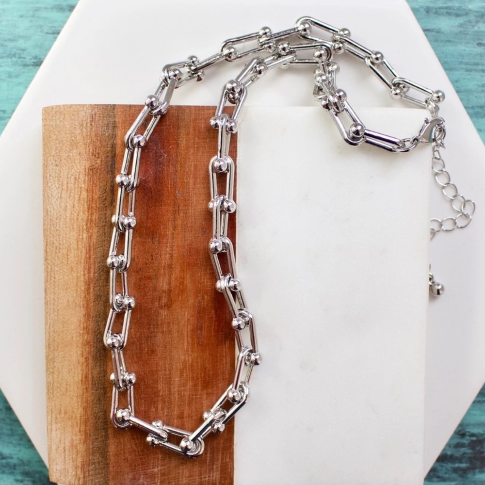 Hardware Graduated Link Stainless Steel Necklace
Waterproof - Picture 10 of 10